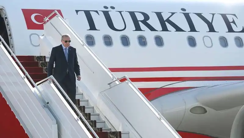 Cumhurbaşkanı Erdoğan İtalya'dan Dönüş Seyahatinde Önemli Mesajlar Verdi
