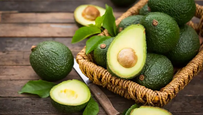 Avokado: Sağlıklı mı, Zararlı mı? Gerçekleri Keşfedin!