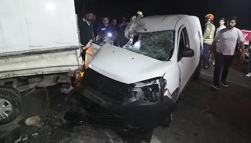 İstanbul'da Feci Kaza: 3 Kişi Yaralandı, Detaylar Ortaya Çıktı!