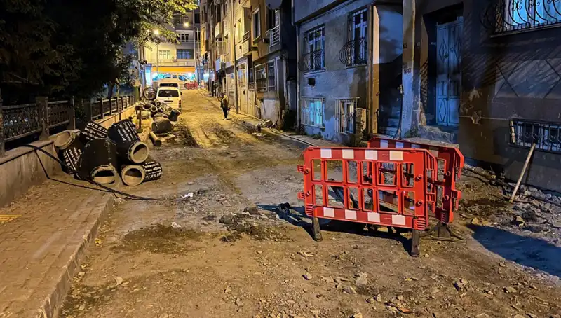 Bayrampaşa'da Altyapı Çalışması Sırasında Rögar Kapağı Patladı: Olayın Sebepleri Neler?