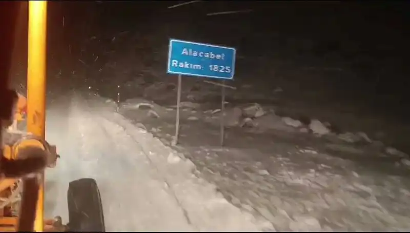 Antalya'da Kar Sürprizi: Kış Manzaraları Şaşırtıyor!