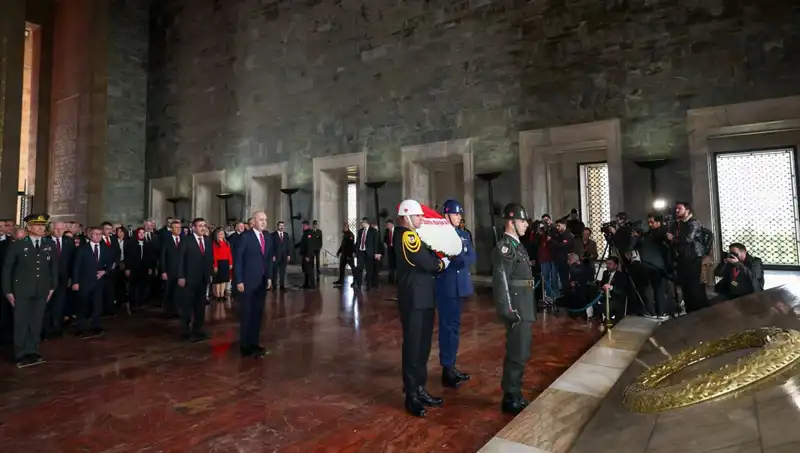 Devlet Erkanı Anıtkabir'de: Saygı ve Anma Töreni Gerçekleşti