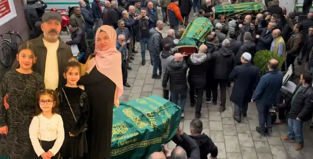 Strasbourg'ta Hayatını Kaybeden Kız Kardeşlere Rize'de Son Veda Töreni