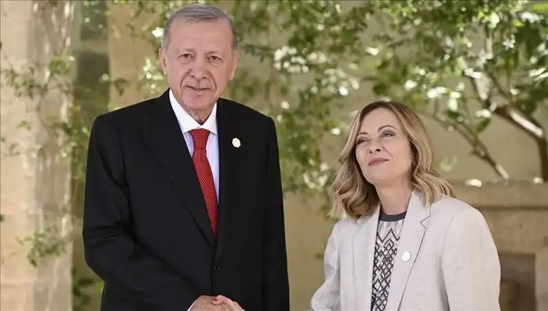İstanbul'da Akdeniz Zirvesi: Liderler Ortak Gelecek İçin Masaya Oturuyor