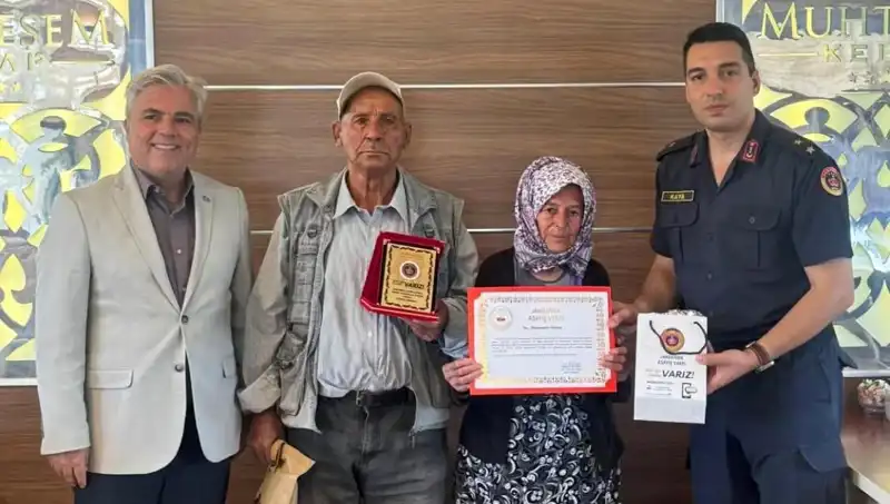 Jandarmaya Evi Bağışlayan Ailenin Duygulandıran Hikayesi