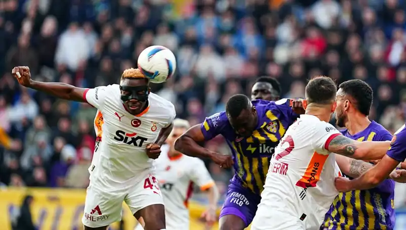 Adam Oynamıyor, Resital Yapıyor: Galatasaray'ın Yıldızı Etkileyici Performansıyla Dikkat Çekiyor