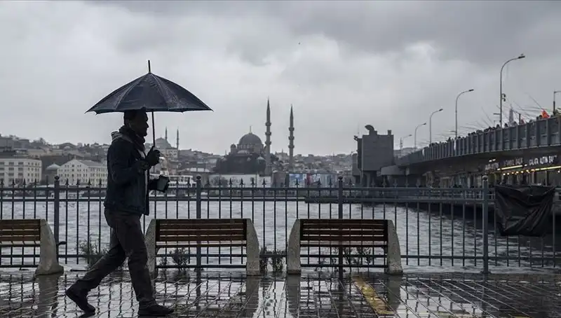 İstanbul'da Bahar Bitti, Kış İçin Hazırlığa Geçin: Yağmur ve Kar Kapıda!