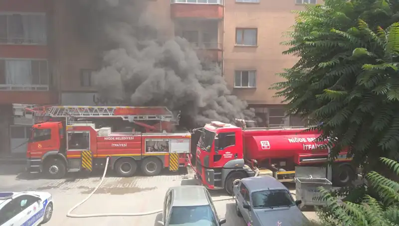Niğde'de Beyaz Eşya Deposunda Korkutan Yangın: Olay Anı ve Sonrası