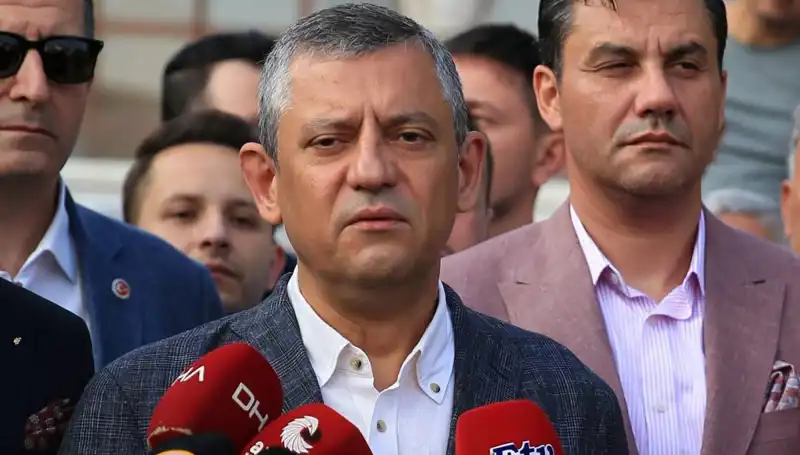 Sandığı Ortadan Kaldırmak İsteyenler, Özgür Özel'den Yanıt Bekliyor!