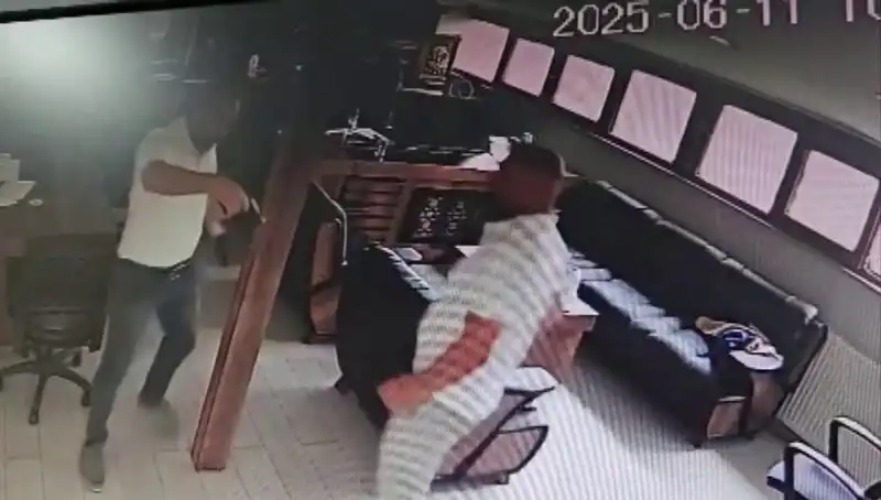 Alacak Verecek Meselesi Faciası: Kalfa İş İnsanını Canından Etti