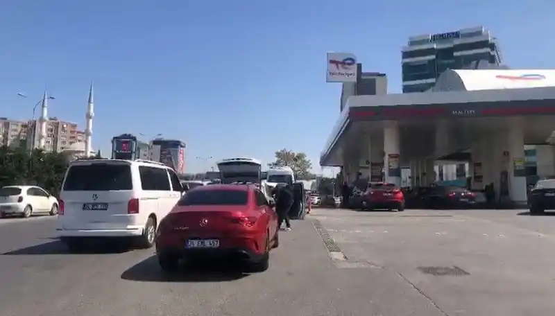 Deprem Sonrası İstasyonlarda Kuyruklar: Yakıt Krizi Mi Başlıyor?