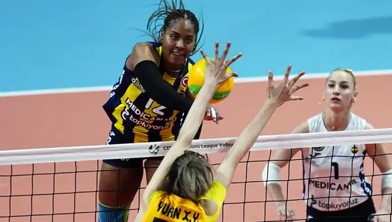 Avrupa Arenasında Fırtına Gibi: Fenerbahçe, VakıfBank'ı 3-0 Geçerek Zafere Ulaşmış!