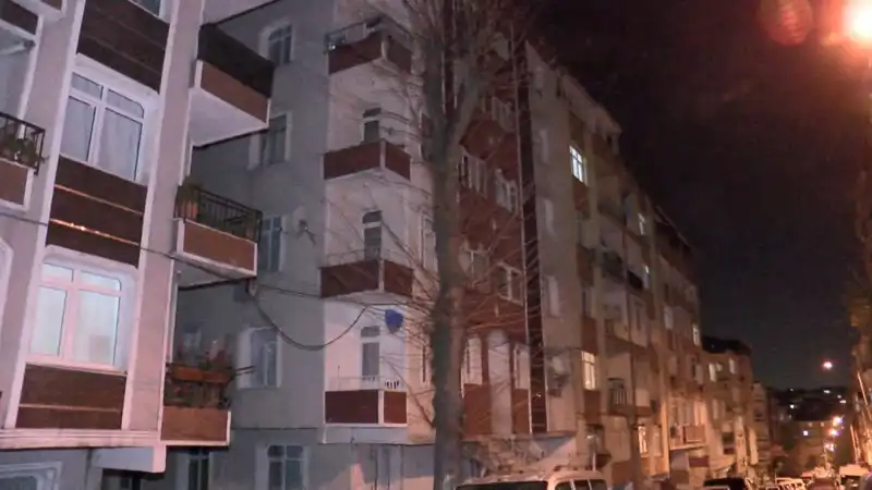 Altı Katlı Binada Gizemli Sesler Panik Yarattı, Apartman Tahliye Edildi