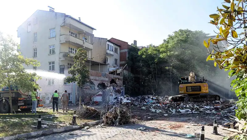 Sındırgı'daki Artçı Sarsıntılar: 4.0, 3.6 ve 3.9 Şiddetindeki Depremler Ne Anlama Geliyor?