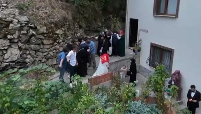 Talihsiz Düğün: Kurşunların Hızla Havada Uçuştuğu O Anlar