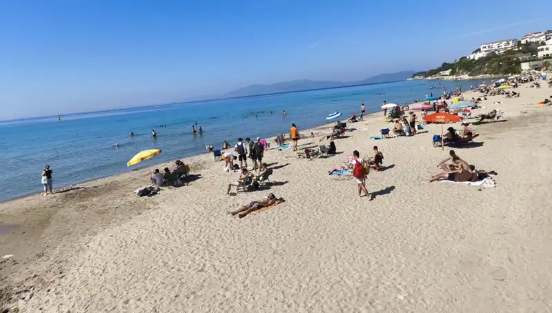 Sıcak Havanın Gelişi: Plajlar Hızla Dolu Dolu Oldu!
