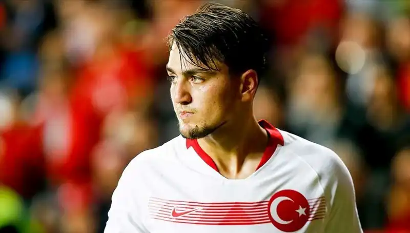 Beşiktaş’tan Şaşırtan Girişim: Milli Futbolcunun Cevabı Merak Ediliyor