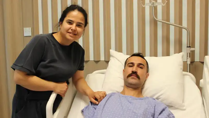 32 Yaşında Kalın Bağırsak Kanseri: Mide Kanaması Sandığı Hayatı Değiştirdi