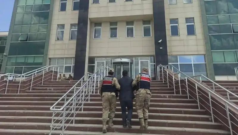 Hapis Cezasıyla Aranan Firari, Gizlendiği Yerde Yakalandı
