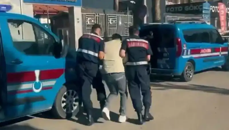 10 İl Genelinde Suç Örgütlerine Dev Operasyon: 74 Gözaltı!