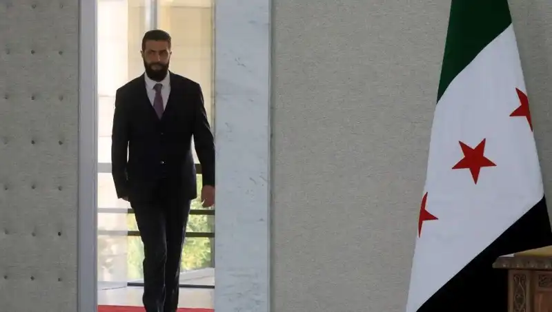Paris’te Şara-Macron Zirvesi: Fransa'nın Yeni Suriye Planı Ne Getiriyor?